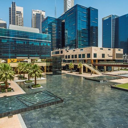 Doubletree By Hilton Dubai - Business Bay Hotell Exteriör bild