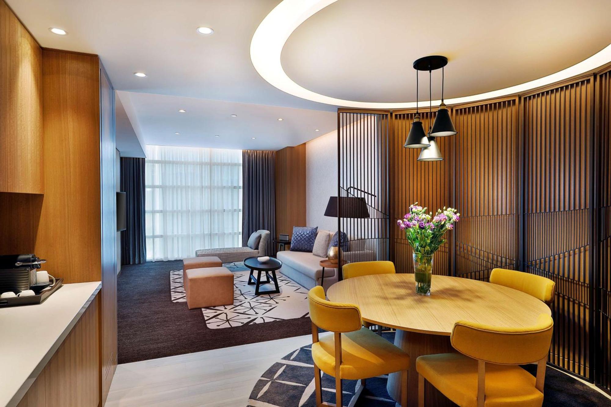 Doubletree By Hilton Dubai - Business Bay Hotell Exteriör bild