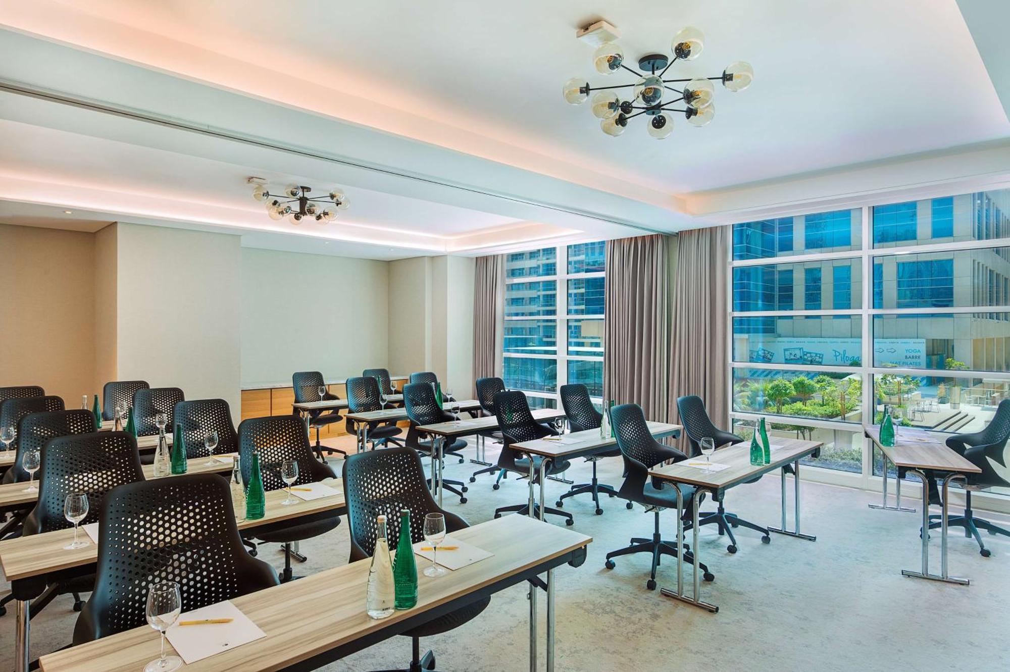 Doubletree By Hilton Dubai - Business Bay Hotell Exteriör bild